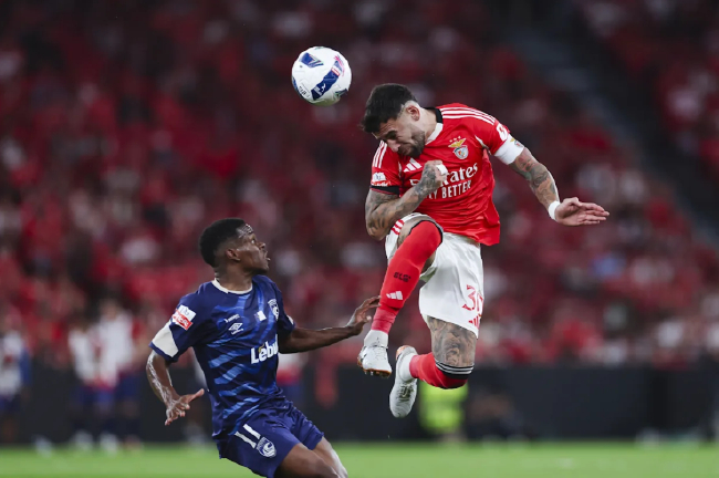 本菲卡训练开放日;国际比赛日状态回暖引欢呼;德甲在即;资深球员宣示担当的简单介绍 本菲卡训练开放日;国际比赛日状态回暖引欢呼;德甲在即;资深球员宣示担当的简单介绍