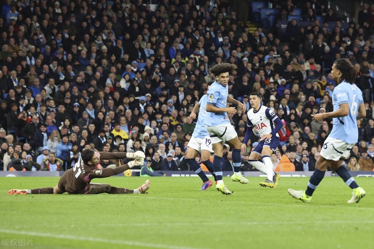 关于今晚法甲焦点战，曼城主帅复盘，引发热议，赛季目标并未改变的信息