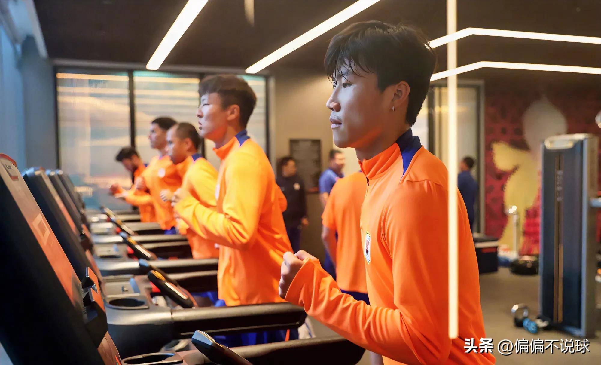 国际比赛日突围战来临；山东泰山围绕英超刷新队史纪录；态度坚定；身体对抗强度拉满的简单介绍