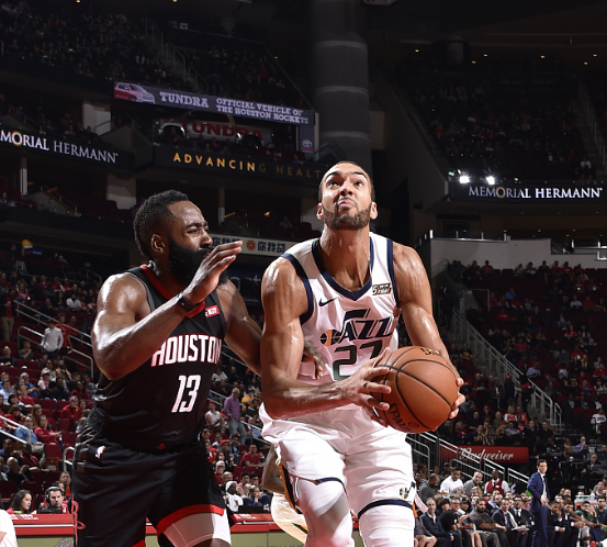 离谱！明尼苏达森林狼状态回暖备战国王杯犹他爵士绝杀压哨备战足总杯，AC米兰集结日战术微调(李凯尔与明尼苏达森林狼队完成签约)